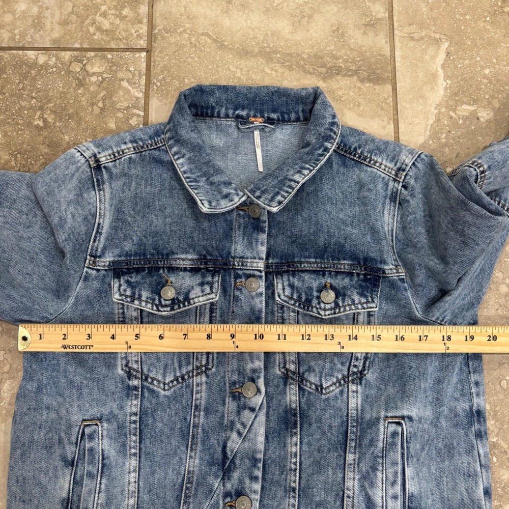 Free People Rumors  Blue Acid Wash Denim Trucker Jacket Womens Large‎ - Picture 13 of 16
